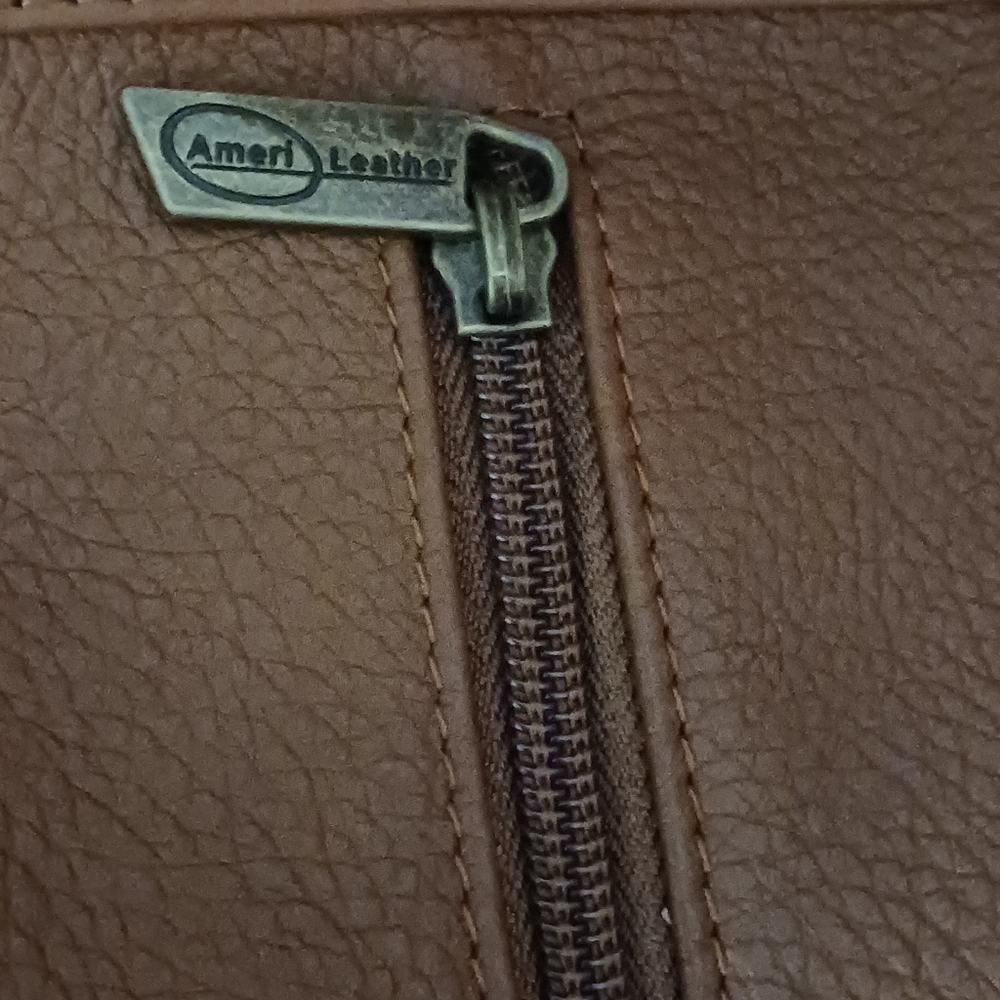 Amerileather Backpack - Picture 10 of 12